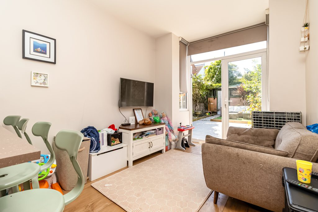 3 bedroom house Sold STC, Talbot Road, Southsea, PO4 – photo 3