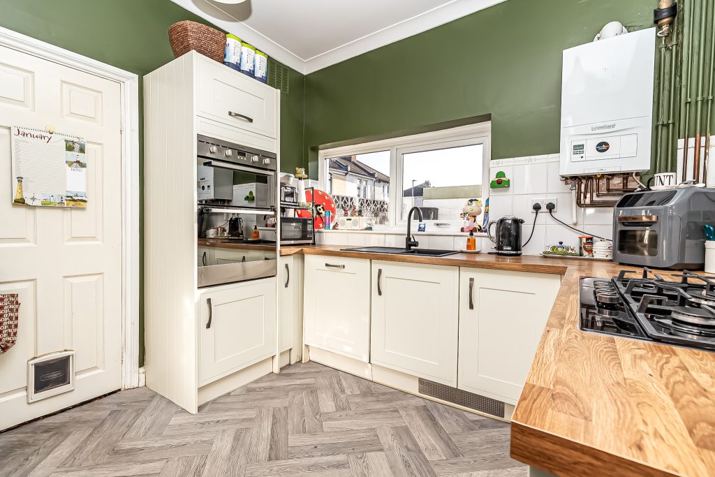 2 bedroom house for sale, Dunbar Road, Southsea, PO4 – photo 4