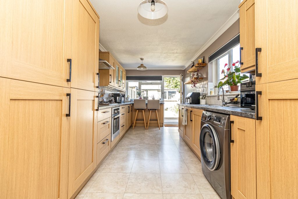 2 bedroom house Sold STC, Shelford Road, Southsea, PO4 – photo 4