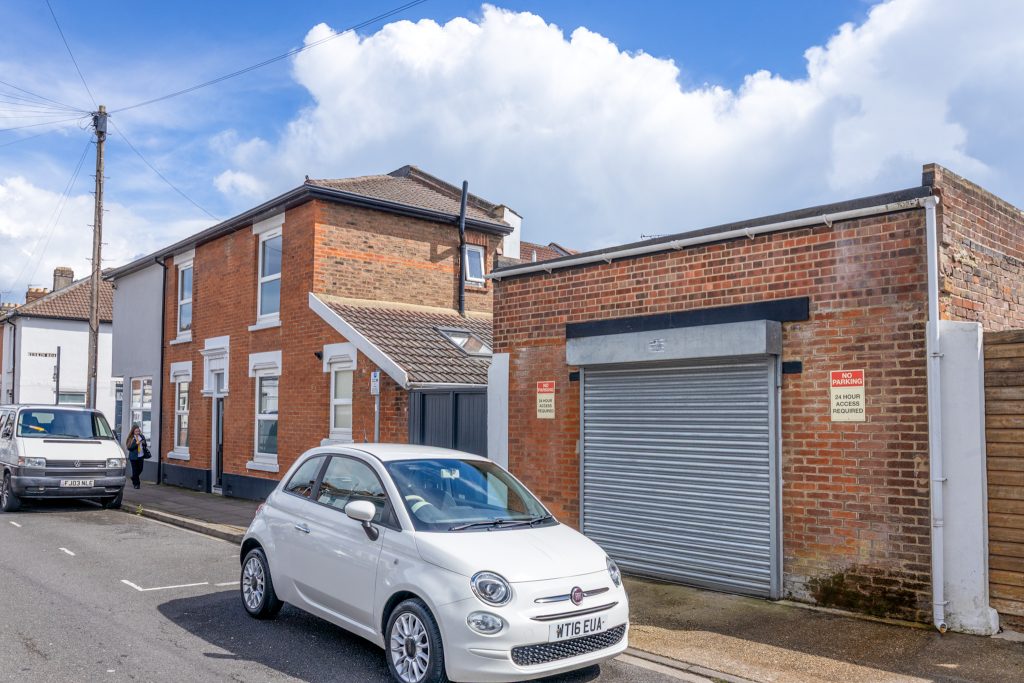 3 bedroom house Sold STC, Ruskin Road, Southsea, PO4 – photo 38