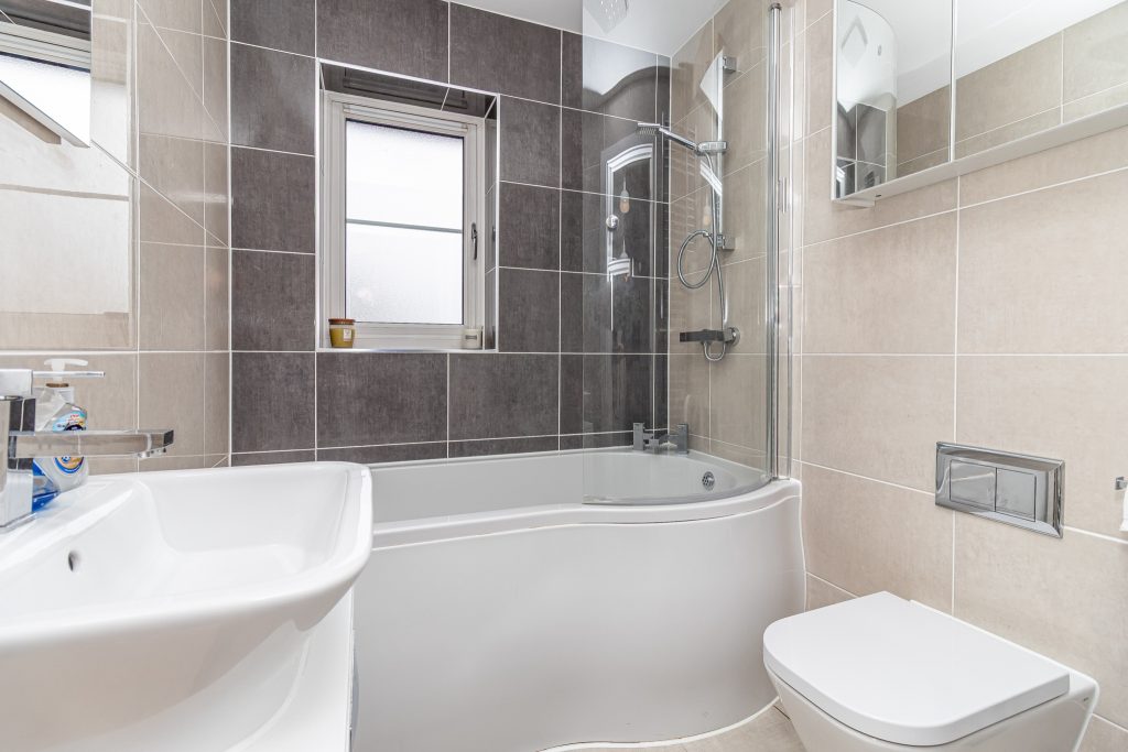 3 bedroom house Sold STC, Gleave Close, Southsea, PO4 – photo 40