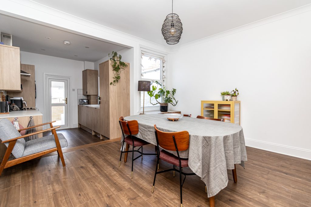 2 bedroom house Sold STC, Methuen Road, Southsea, PO4 – photo 2