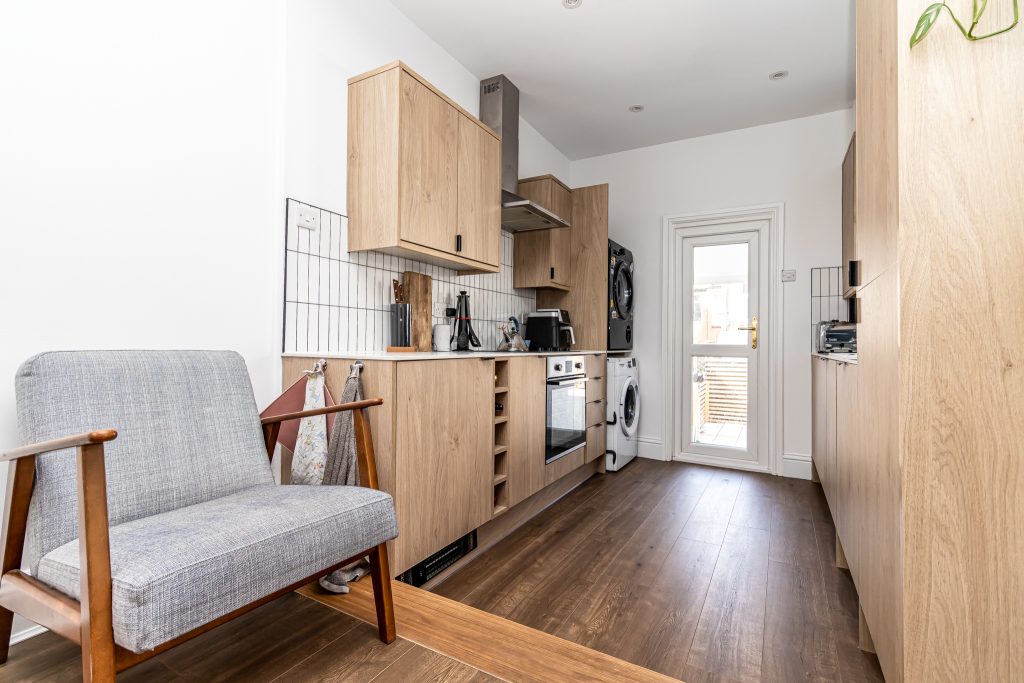 2 bedroom house Sold STC, Methuen Road, Southsea, PO4 – photo 3