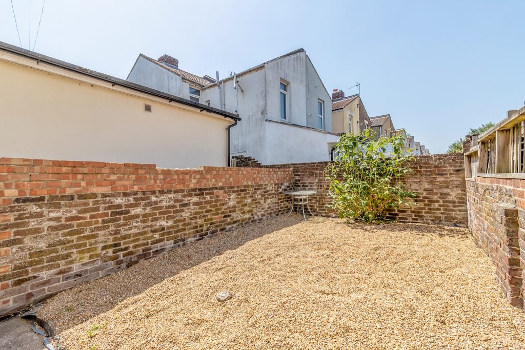 3 bedroom house Sold STC, Prince Albert Road, Southsea, PO4 – photo 11