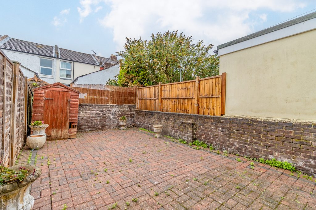 3 bedroom house Sold STC, Westfield Road, Southsea, PO4 – photo 5