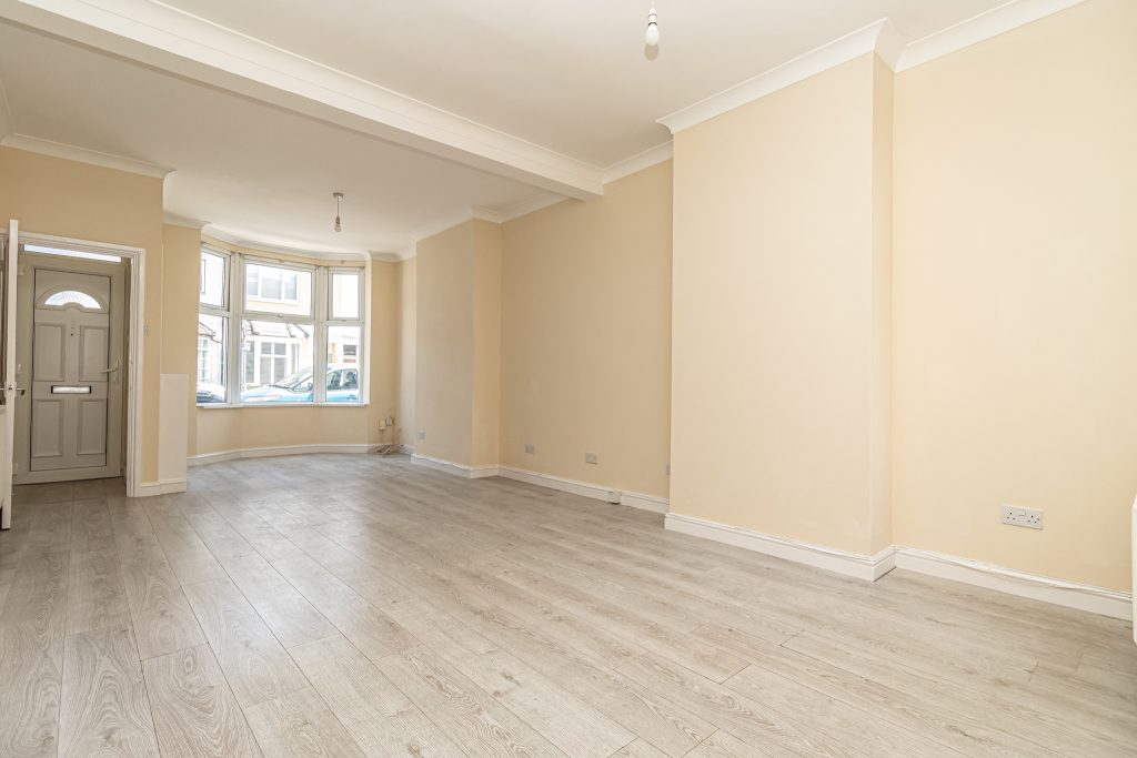 3 bedroom house Sold STC, Prince Albert Road, Southsea, PO4 – photo 4