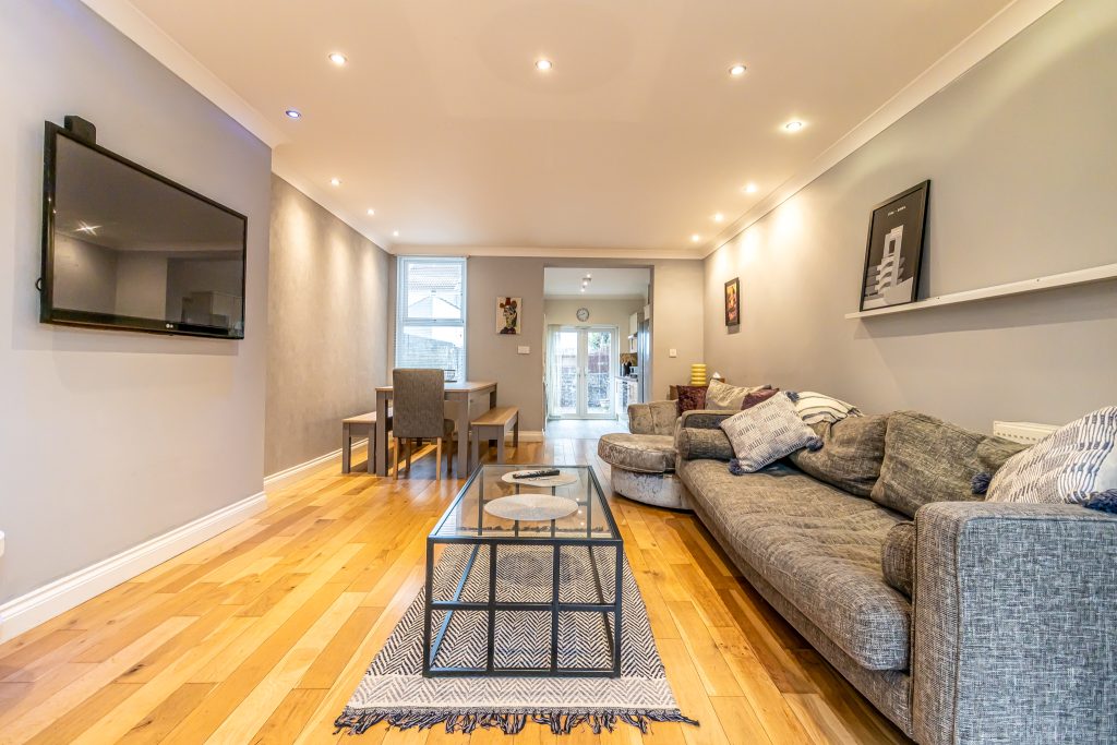 3 bedroom house Sold STC, Westfield Road, Southsea, PO4 – photo 2