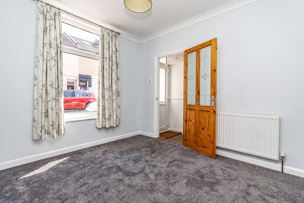 2 bedroom house Sold STC, Stowe Road, Southsea, PO4 – photo 3