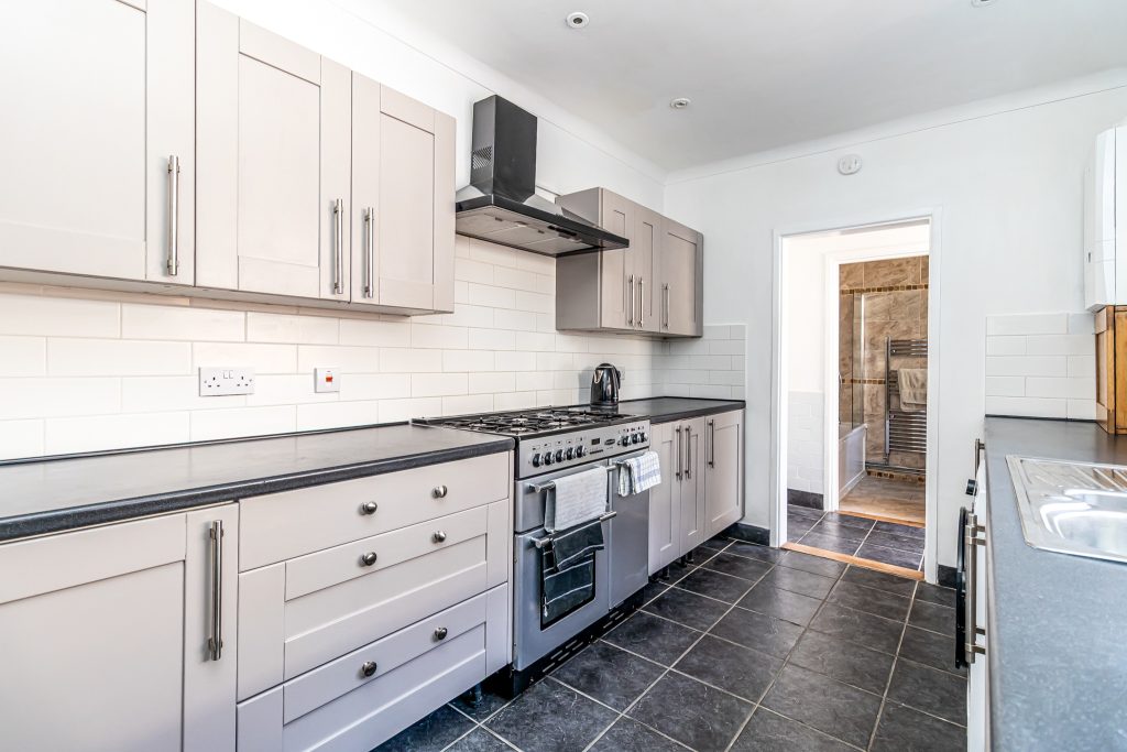 2 bedroom house Sold STC, Stowe Road, Southsea, PO4 – photo 5