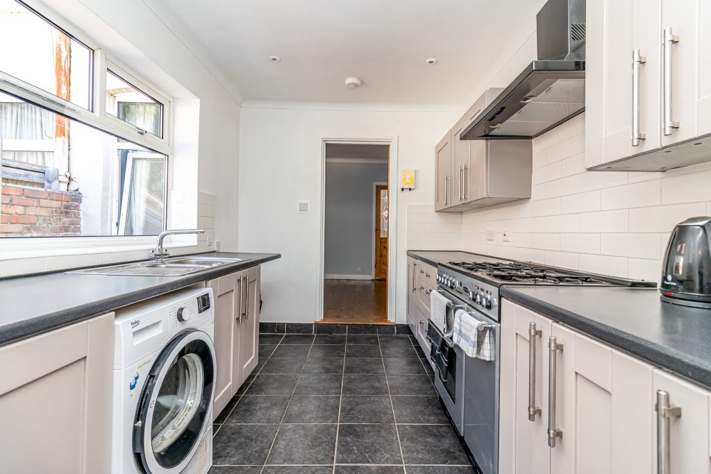 2 bedroom house Sold STC, Stowe Road, Southsea, PO4 – photo 6