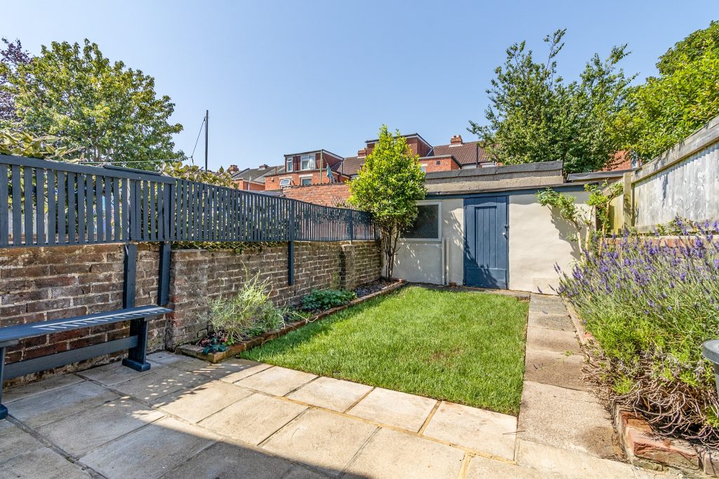 2 bedroom house Sold STC, Stowe Road, Southsea, PO4 – photo 2