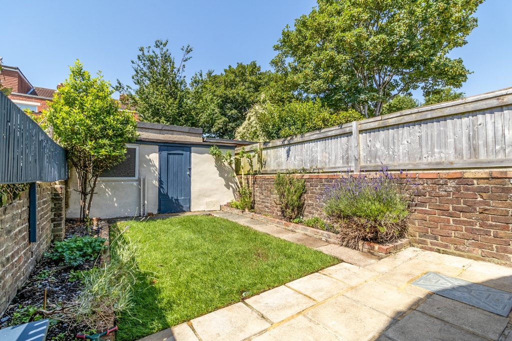 2 bedroom house Sold STC, Stowe Road, Southsea, PO4 – photo 18
