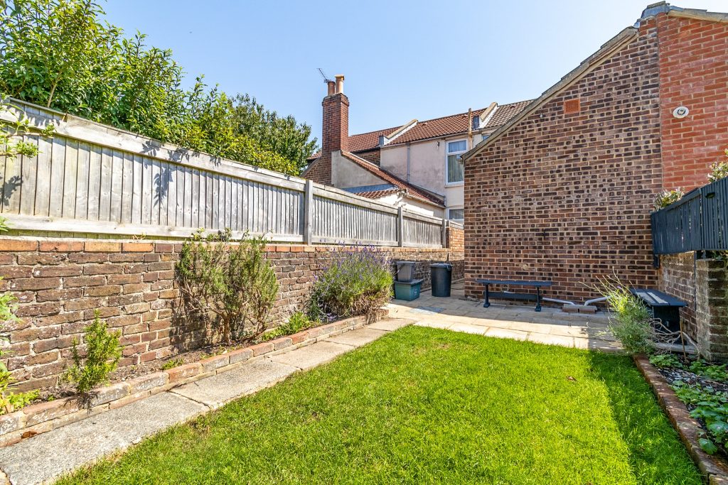 2 bedroom house Sold STC, Stowe Road, Southsea, PO4 – photo 19