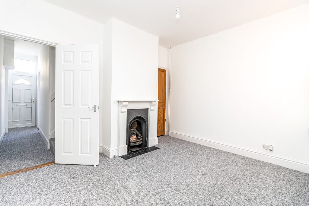 2 bedroom house for sale, Londesborough Road, Southsea, PO4 – photo 3