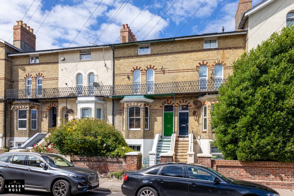 4 bedroom house for sale, St. Simons Road, Southsea, PO5