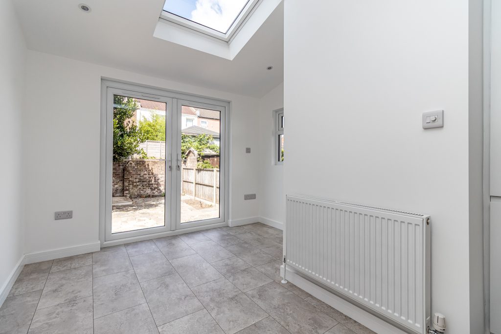 3 bedroom house Sold STC, Catisfield Road, Southsea, PO4 – photo 3