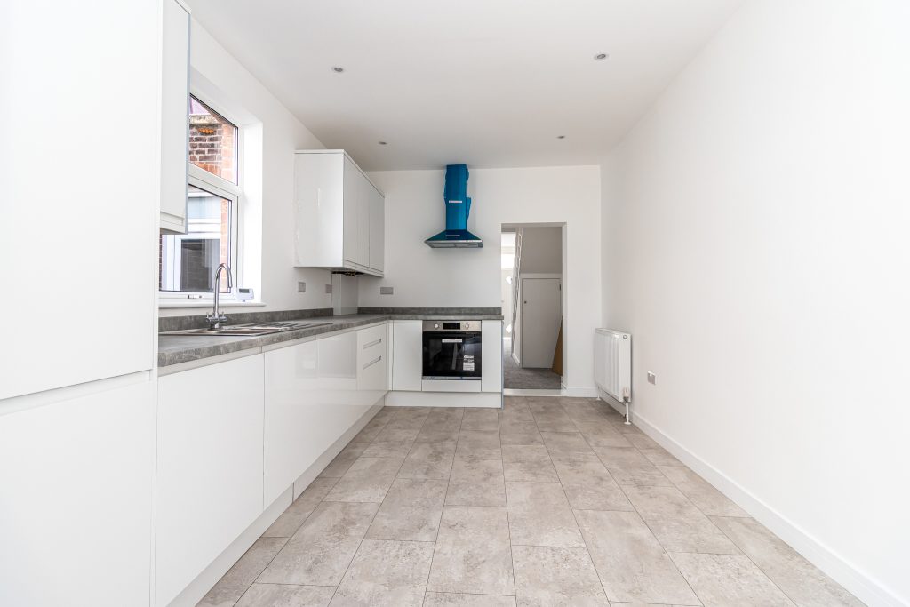 3 bedroom house Sold STC, Catisfield Road, Southsea, PO4 – photo 4