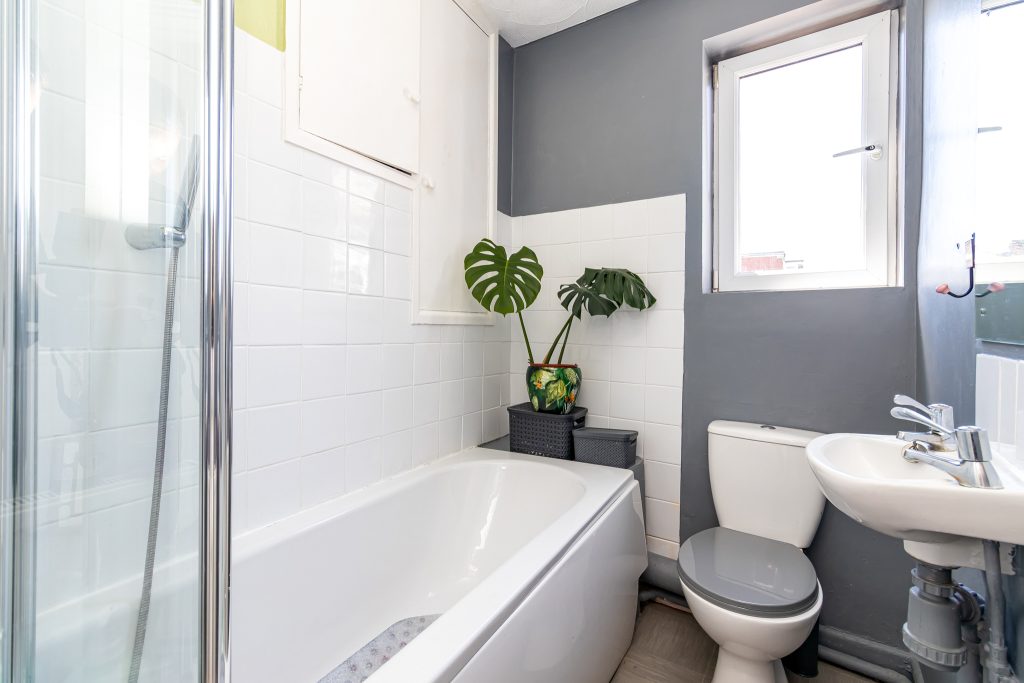 2 bedroom house Sold STC, Trevor Road, Southsea, PO4 – photo 5
