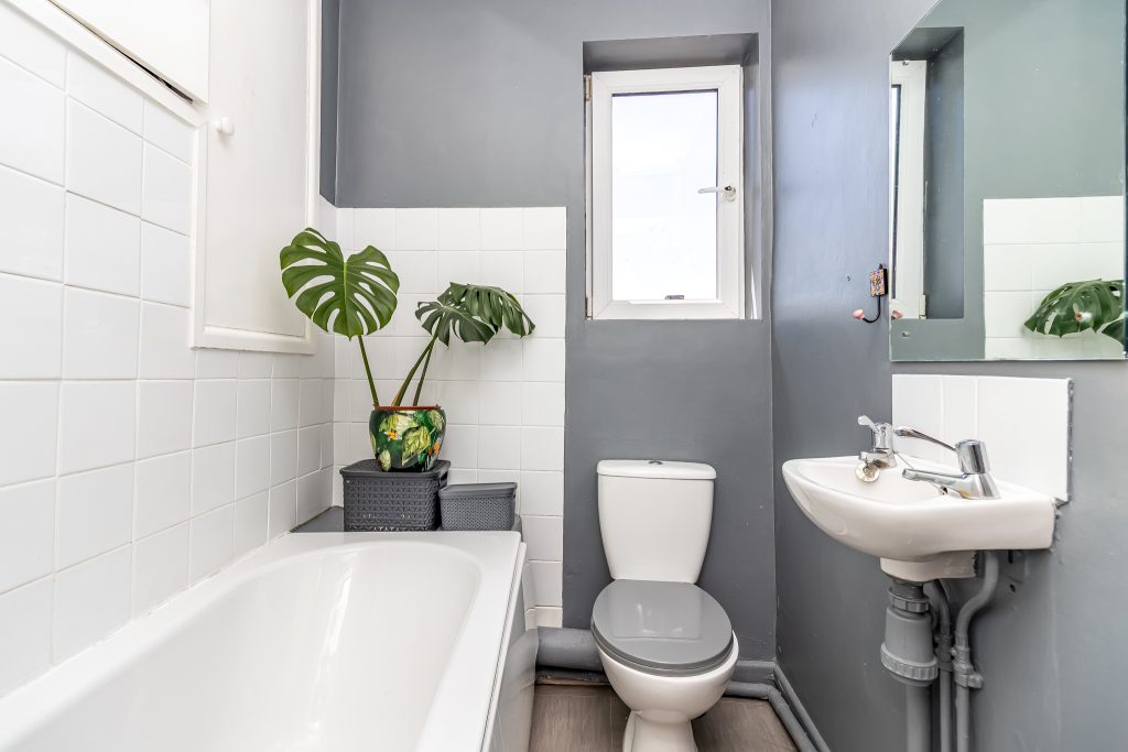 2 bedroom house Sold STC, Trevor Road, Southsea, PO4 – photo 10