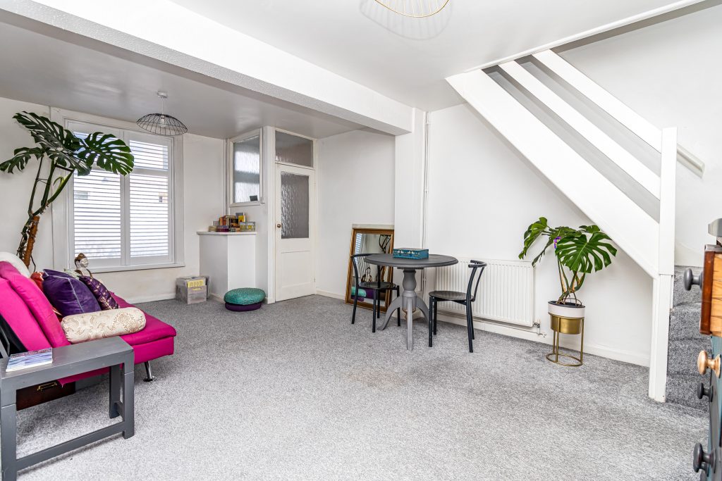 2 bedroom house Sold STC, Trevor Road, Southsea, PO4 – photo 2