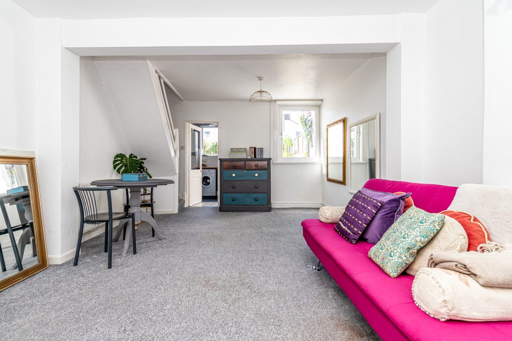 2 bedroom house Sold STC, Trevor Road, Southsea, PO4 – photo 3