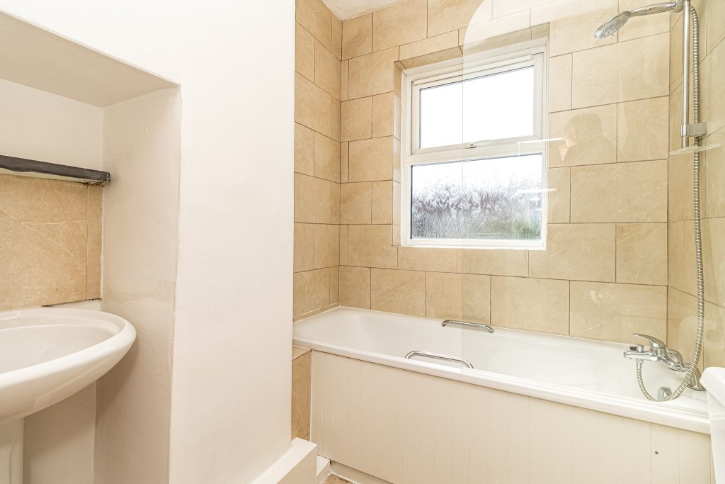 2 bedroom house Sold STC, Adair Road, Southsea, PO4 – photo 18