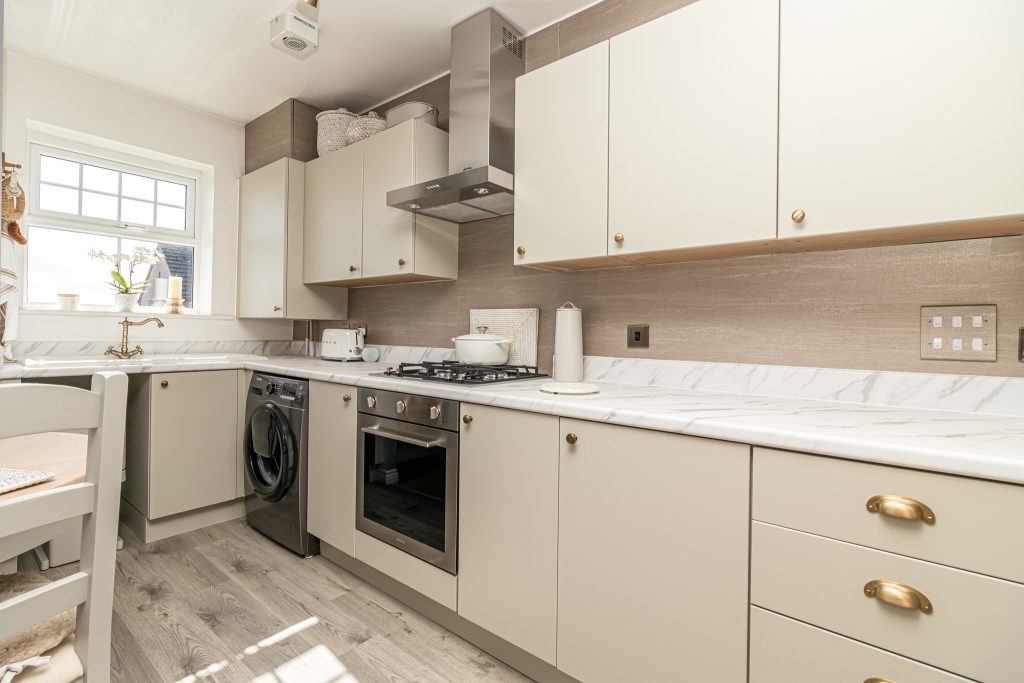 2 bedroom property for sale, East Shore Way, Portsmouth, PO3 – photo 6