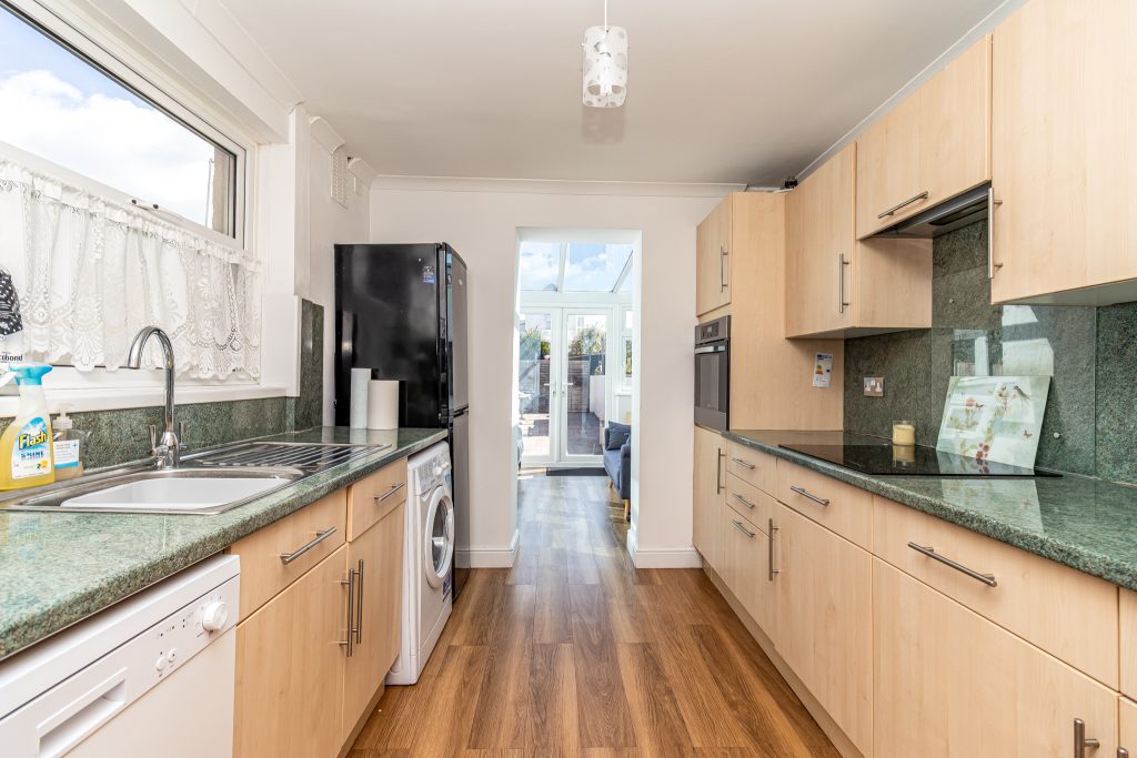2 bedroom house for sale, Adair Road, Southsea, PO4 – photo 4