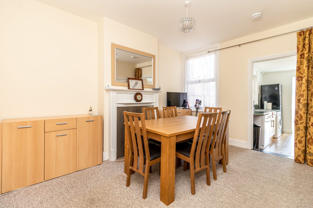 2 bedroom house for sale, Adair Road, Southsea, PO4 – photo 5