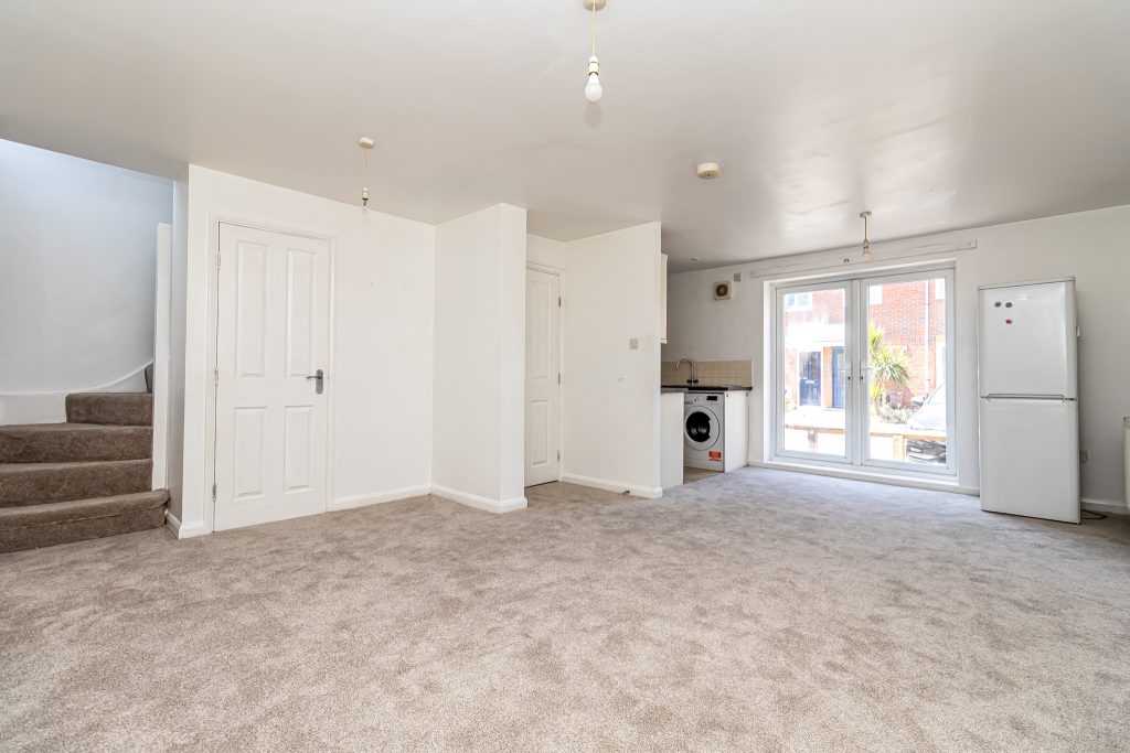 3 bedroom house for sale, Albert Road, Southsea, PO4 – photo 3