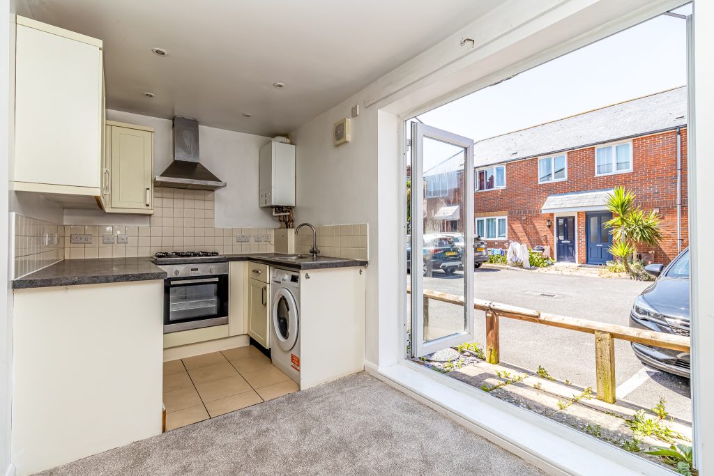 3 bedroom house for sale, Albert Road, Southsea, PO4 – photo 5
