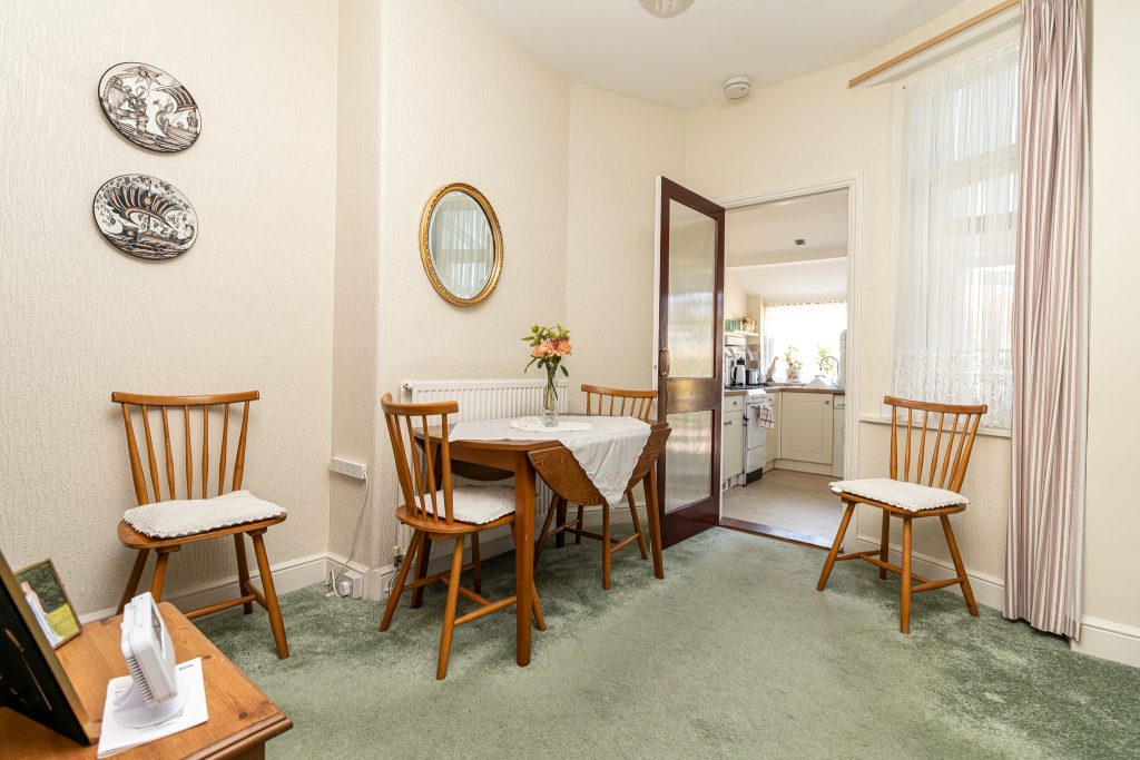 3 bedroom house Sold STC, Mayles Road, Southsea, PO4 – photo 5