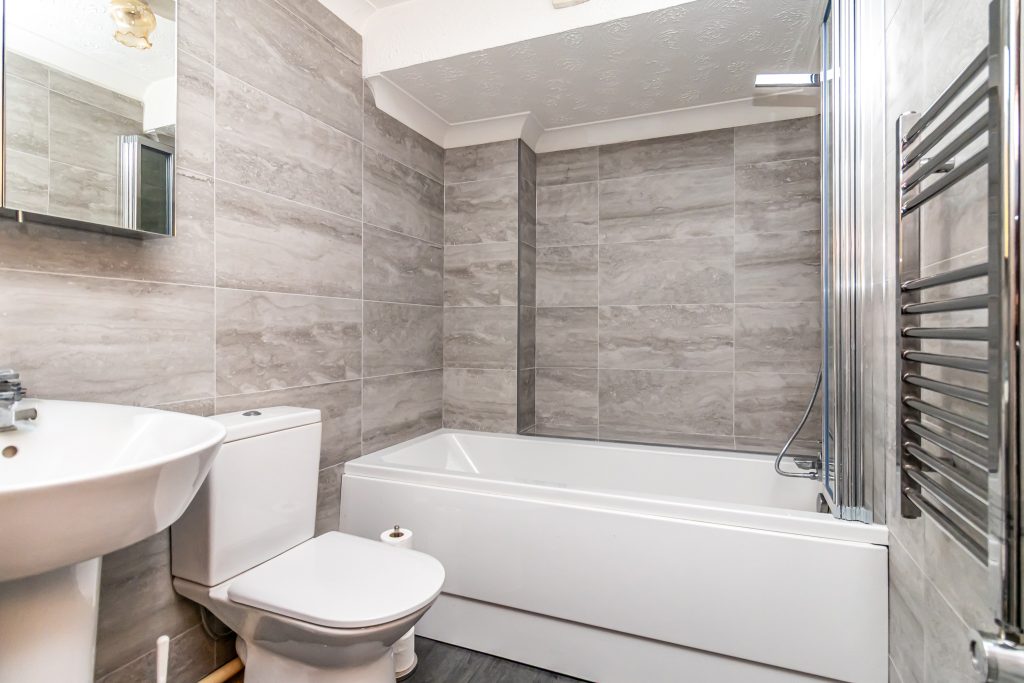 1 bedroom property Sold STC, Warren Avenue, Southsea, PO4 – photo 3