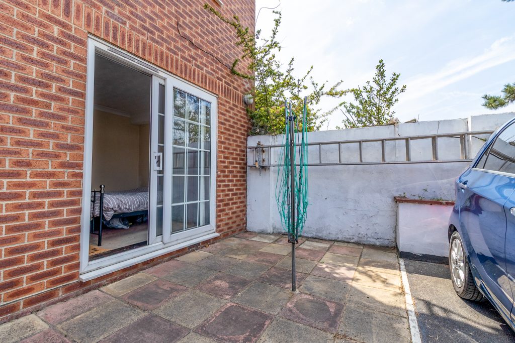 1 bedroom property Sold STC, Warren Avenue, Southsea, PO4 – photo 10