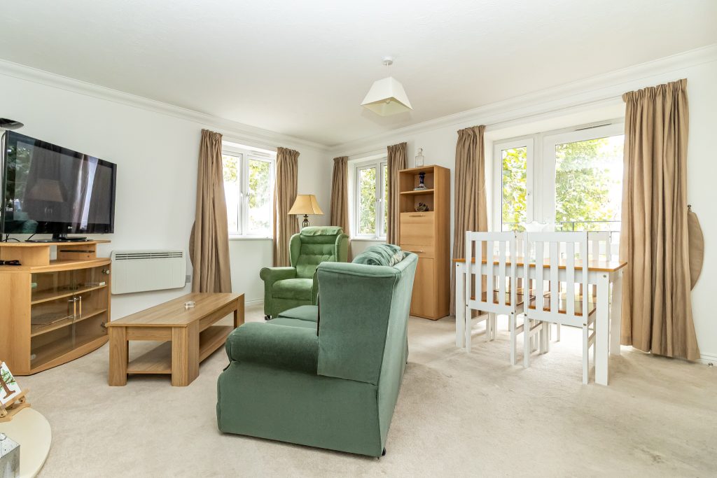1 bedroom property Sold STC, Alverstone Road, Southsea, PO4 – photo 2