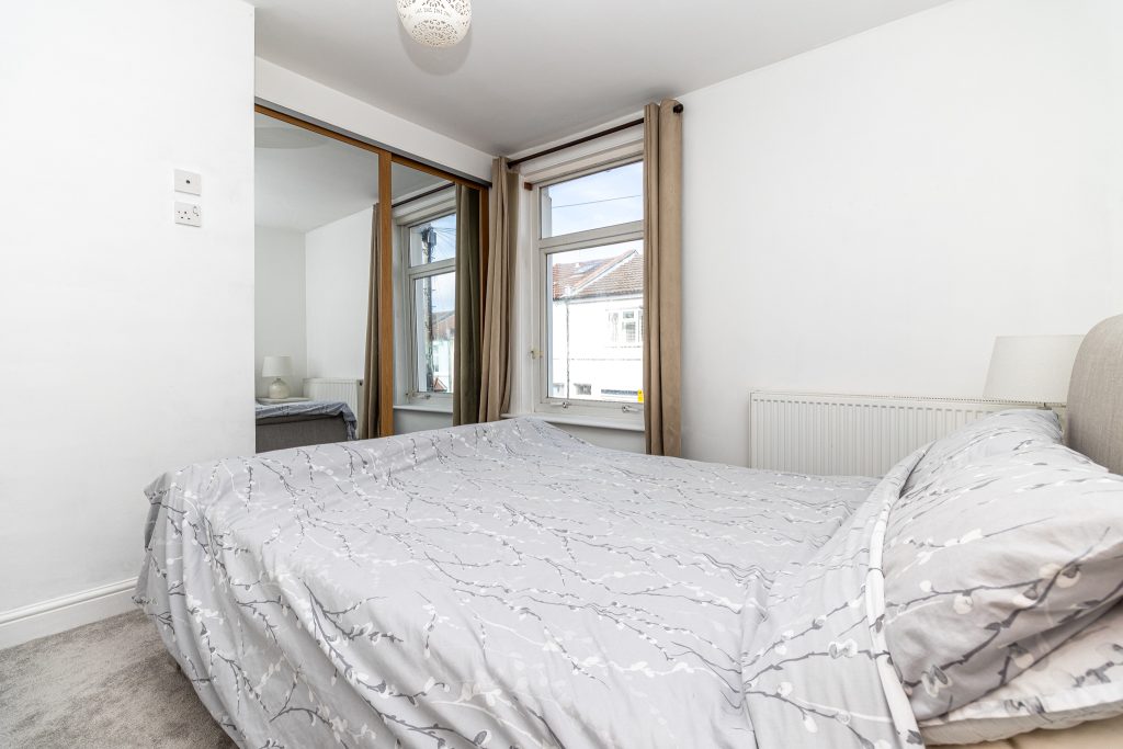 2 bedroom house Sold STC, Ward Road, Southsea, PO4 – photo 7