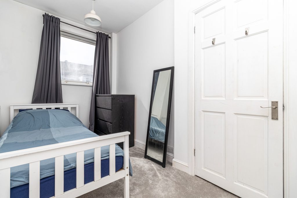 2 bedroom house Sold STC, Ward Road, Southsea, PO4 – photo 8