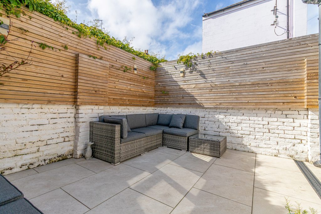 2 bedroom house Sold STC, Ward Road, Southsea, PO4 – photo 12