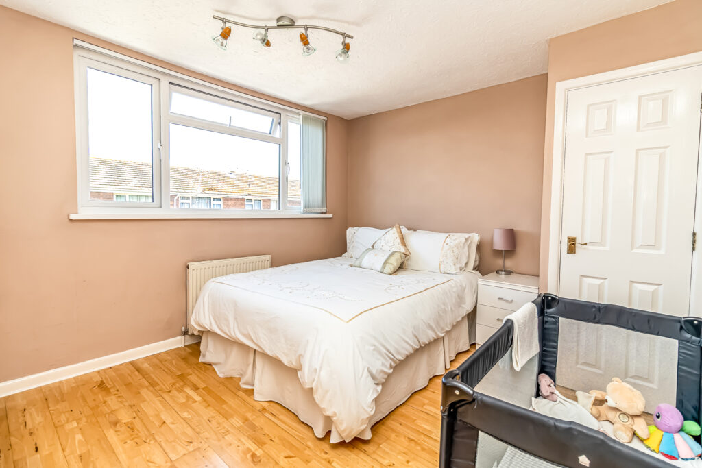 3 bedroom house Sold STC, Sanderling Road, Southsea, PO4 – photo 8