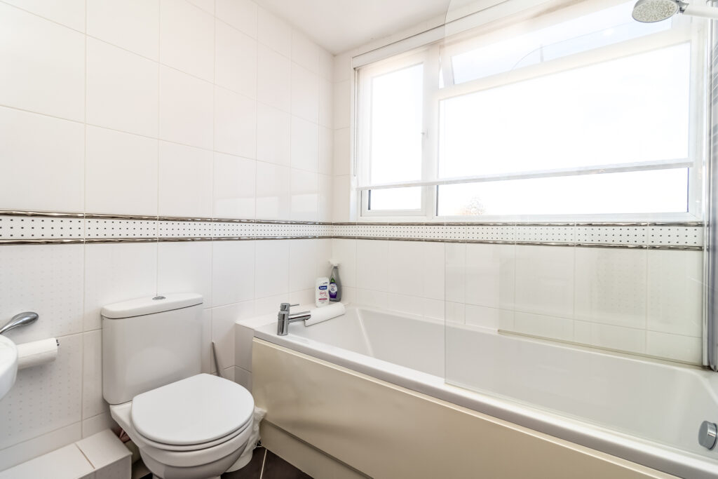 3 bedroom house Sold STC, Sanderling Road, Southsea, PO4 – photo 10