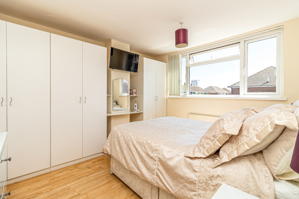 3 bedroom house Sold STC, Sanderling Road, Southsea, PO4 – photo 7