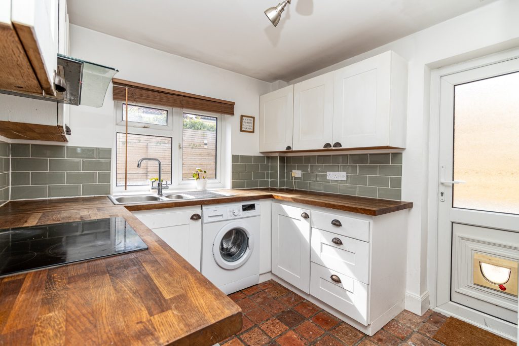 2 bedroom house Sold STC, Ward Road, Southsea, PO4 – photo 18