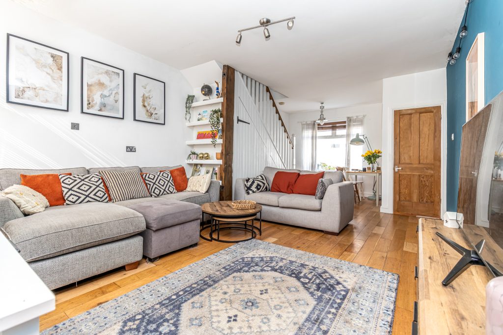 2 bedroom house Sold STC, Ward Road, Southsea, PO4 – photo 2