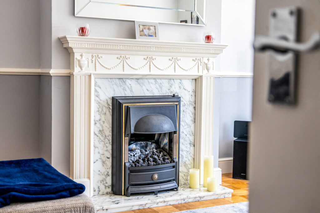 3 bedroom house Sold STC, Sanderling Road, Southsea, PO4 – photo 3