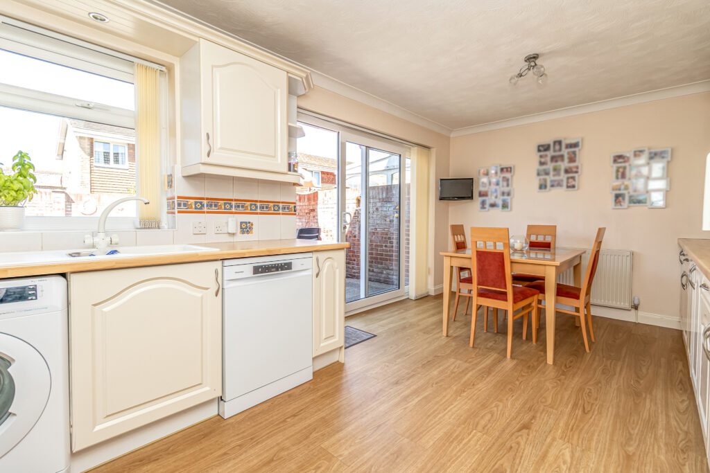 3 bedroom house Sold STC, Sanderling Road, Southsea, PO4 – photo 19