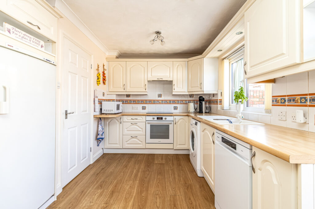 3 bedroom house Sold STC, Sanderling Road, Southsea, PO4 – photo 20