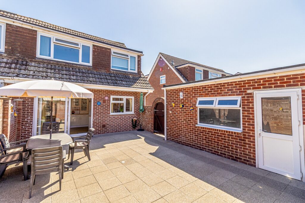 3 bedroom house Sold STC, Sanderling Road, Southsea, PO4 – photo 25