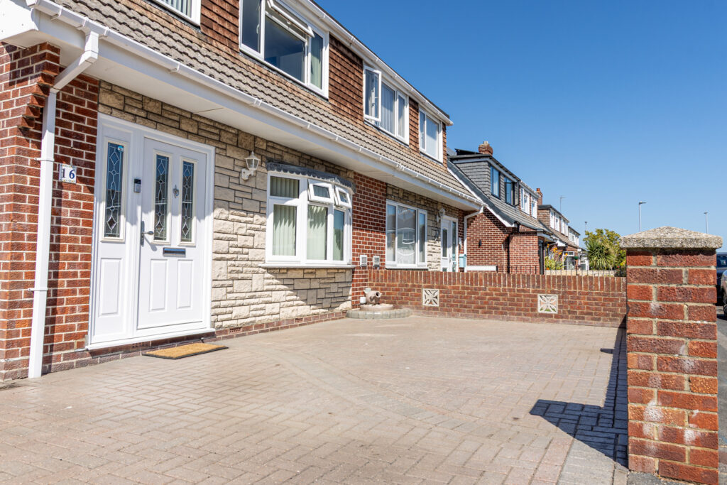 3 bedroom house Sold STC, Sanderling Road, Southsea, PO4 – photo 26