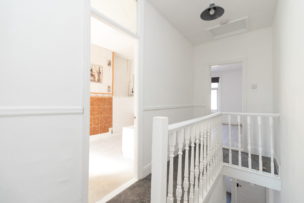 2 bedroom house Sold STC, Carisbrooke Road, Southsea, PO4 – photo 7