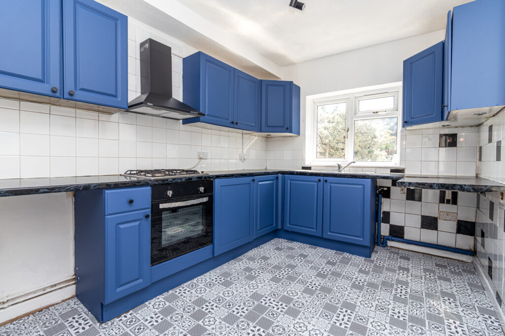 2 bedroom house Sold STC, Carisbrooke Road, Southsea, PO4 – photo 15